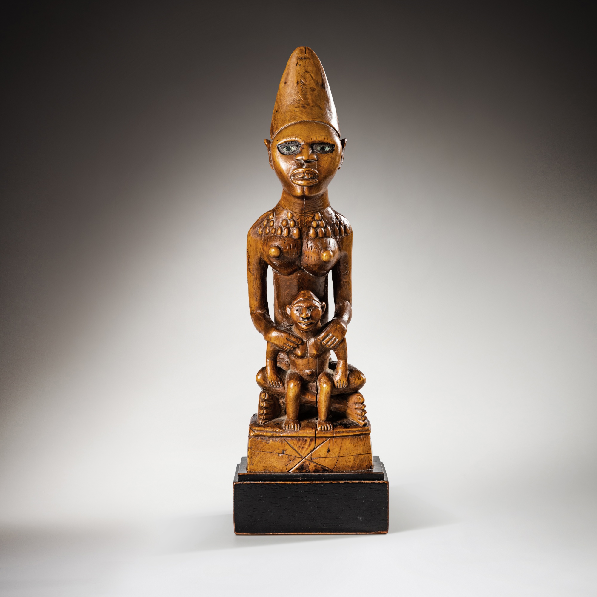 Présentation d'une figure de maternité Kongo
